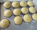 Foto langkah ke 4 dari resep Vanilla Cupcake ❣.
