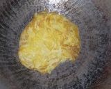 Foto langkah ke 1 dari resep Sayur wortel telor berkuah.