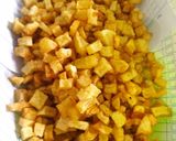 Foto langkah ke 1 dari resep Oseng Kentang Lombok Ijo.