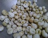 A picture of step 5 of Lotus Seeds Paratha.
