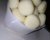 A picture of step 2 of Milk balls(gullisuwa).