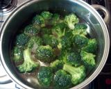 Foto del paso 1 de la receta Brócoli con cebolla y ajo