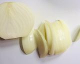 Hình bước làm 2 của món Gỏi gà xé phay truyền thống