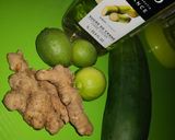 A picture of step 1 of Cocumber drink.