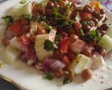 A picture of step 3 of Kala chana chat.