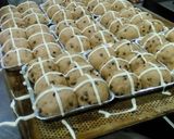 A picture of step 7 of Hot Cross Buns.
