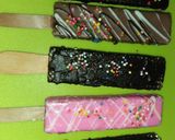 Foto langkah ke 3 dari resep Stik wafer coklat.