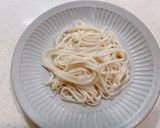 A picture of step 2 of Basil Sauce Noodles.
