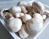Foto langkah ke 1 dari resep TUMIS JAMUR KANCING CABE HIJAU (Jamur Champignon).