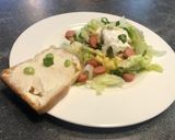 Jégsaláta virslivel, gyümölccsel recept fázis 4 fotója