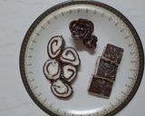 ચોકલેટ બરફી & ચોકલેટ રોલ(chocalte barfi and chocalte roll in Gujarati) રેસીપી સ્ટેપ4ફોટો