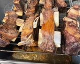 Foto del paso 1 de la receta: Asado de tira en vino tinto con papas de colores al horno