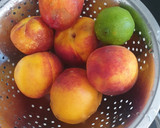 Foto del paso 1 de la receta: Mermelada de melocotón y nectarina con toque de lima y jengibre