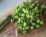 Foto del passaggio 1 della ricetta Risotto asparagi e pancetta