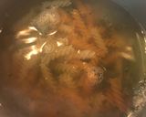 Foto del paso 3 de la receta Espirales con nata, tomate y salchichas
