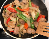 Foto del paso 5 de la receta: Carne y verduras con vinagre de arroz