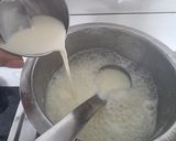 A picture of step 3 of Mango Delight / mango custard.