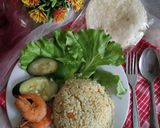 Foto langkah ke 4 dari resep Nasi Goreng Telur Sayur.