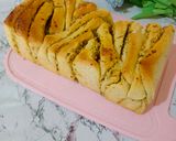 Foto langkah ke 4 dari resep Garlic Cheese Bread.