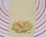 Foto langkah ke 3 dari resep Pastel Gulung Viral Isi Ragout (Ide Jualan).