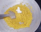 A picture of step 3 of Besan Halwa.