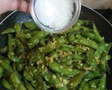 Foto langkah ke 4 dari resep Garlic Edamame.