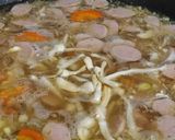Foto langkah ke 4 dari resep Sup Ayam Sosis Jagung Sedap Malam.