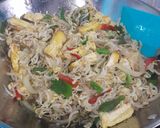 Foto langkah ke 4 dari resep Tumis Toge / Kecambah Tahu Saos tiram.