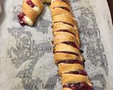 A picture of step 5 of Candy cane danish.