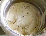 A picture of step 5 of Medhu vadai.
