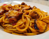Foto del paso 7 de la receta: Espaguetis con pulpo al ajillo y salsa de tomate
