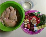 Foto langkah ke 1 dari resep Ayam Ungkep Bumbu Kuning Santan.