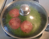Foto del paso 3 de la receta: 🇲🇽 Omelette tricolor (espinacas, tomate y queso) 🇲🇽