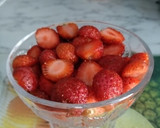 Foto del paso 1 de la receta: Fresas maceradas en orujo