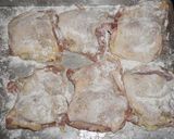 Foto del paso 1 de la receta: MUSLOS DE POLLO A LA CAZADORA (CHASSEUR), FRANCÉS. JON STYLE
