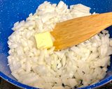A picture of step 2 of Greek Yoghurt Tuna Sandwiches.