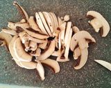 Foto del paso 5 de la receta: Rollitos de conejo en salsa funghi con pistachos