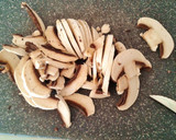 Foto del paso 5 de la receta: Rollitos de conejo en salsa funghi con pistachos