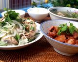 Hình bước làm 3 của món Gà bóp hành tây