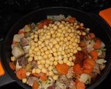 Foto del paso 3 de la receta Escudella y carne de olla con garbanzos