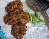 A picture of step 3 of Leftover moong dal and chana dal vada.