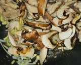 Foto del paso 3 de la receta: Rigattoni en salsa rosa de setas