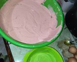 Foto langkah ke 6 dari resep 55. Bolu Kukus Semangka (GBA.17).