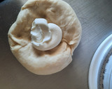 Foto del paso 9 de la receta: Bollitos rellenos de queso (con masa madre)