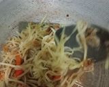 Foto langkah ke 4 dari resep Oseng-Oseng Pepaya.