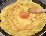 Foto del passaggio 2 della ricetta Rotolo di frittata con zucchine e camoscio d'Oro