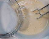 Foto del paso 4 de la receta: Bizcocho de yogur con vainilla