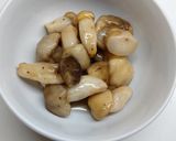 Foto del paso 1 de la receta: Seitán con llenegues en salsa