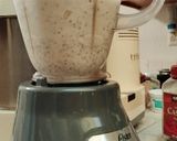 A picture of step 2 of Chia, Banana and Almond milk Zafrani.