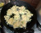 A picture of step 3 of Pakora Karhi.